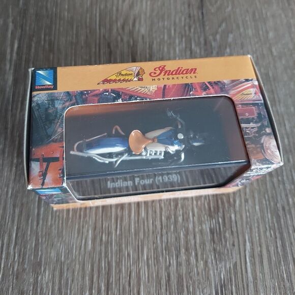 1939 1/32 Scale Indian Four Motorcycle Model NewRay - Picture 2 of 4